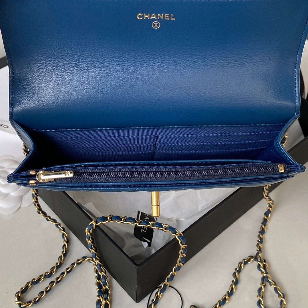 19 Woc Quilted Chain Bag