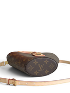 SWORD LUXURY Louis Vuitton Rivage BB çanta, ikonik monogram kanvas ve doğal vachetta deri detaylı, çapraz askılı.