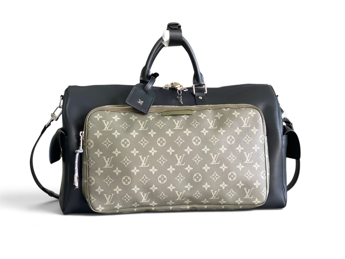 SWORD LUXURY Louis Vuitton Keepall Bandoulière 50 siyah Taurillon deri ve bej Monogram kanvas ön cepli seyahat çantası.