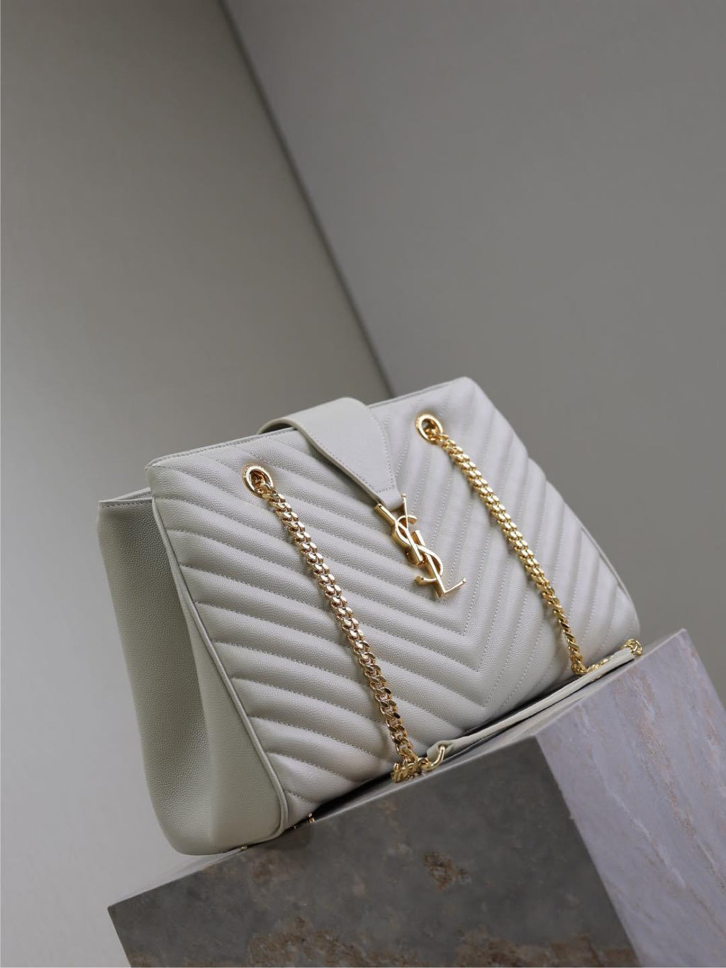 Grain Leather Chain Shoulder Bag
