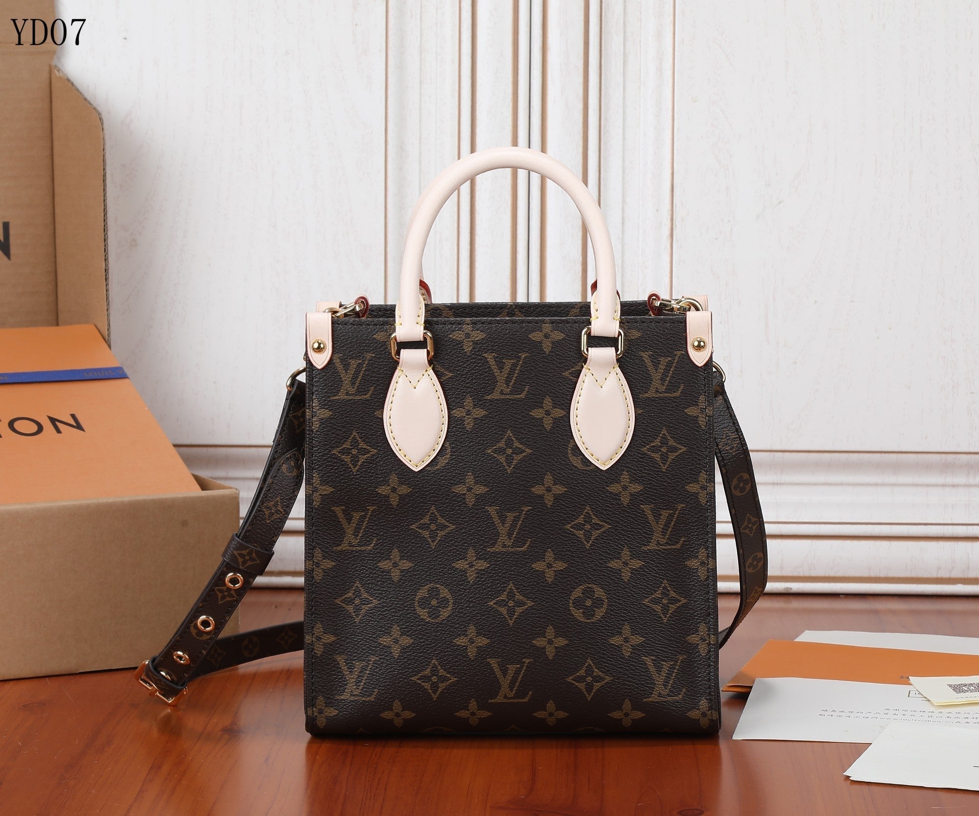 Monogram Sac Plat BB