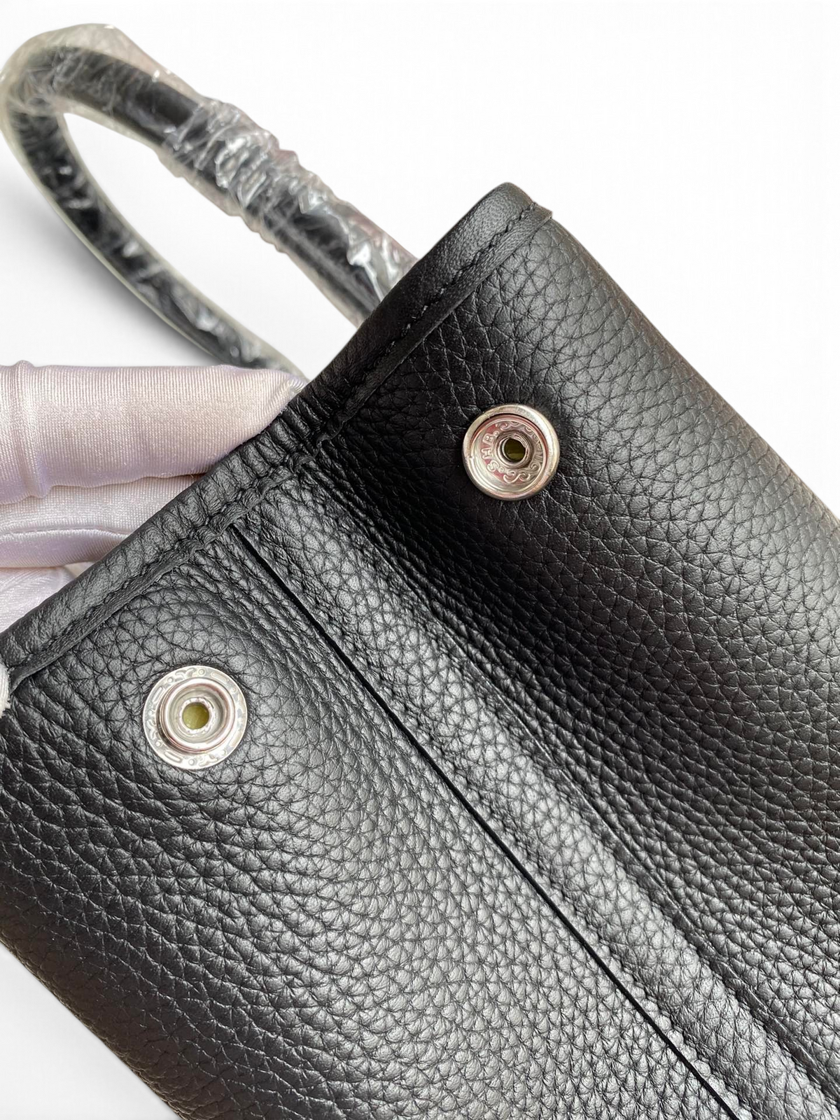 SWORD LUXURY Hermès Garden Party 30 siyah deri çanta detaylı çıtçıtlı kapama ve dokulu deri yüzey