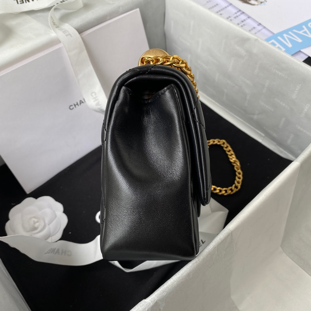 Matelasse Chain Shoulder Bag