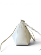 SWORD LUXURY beyaz deri Loewe Mini Hammock çanta, ayarlanabilir askılı ve ikonik düğümlü yan panellere sahip.