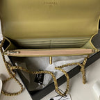 19 Woc Quilted Chain Bag
