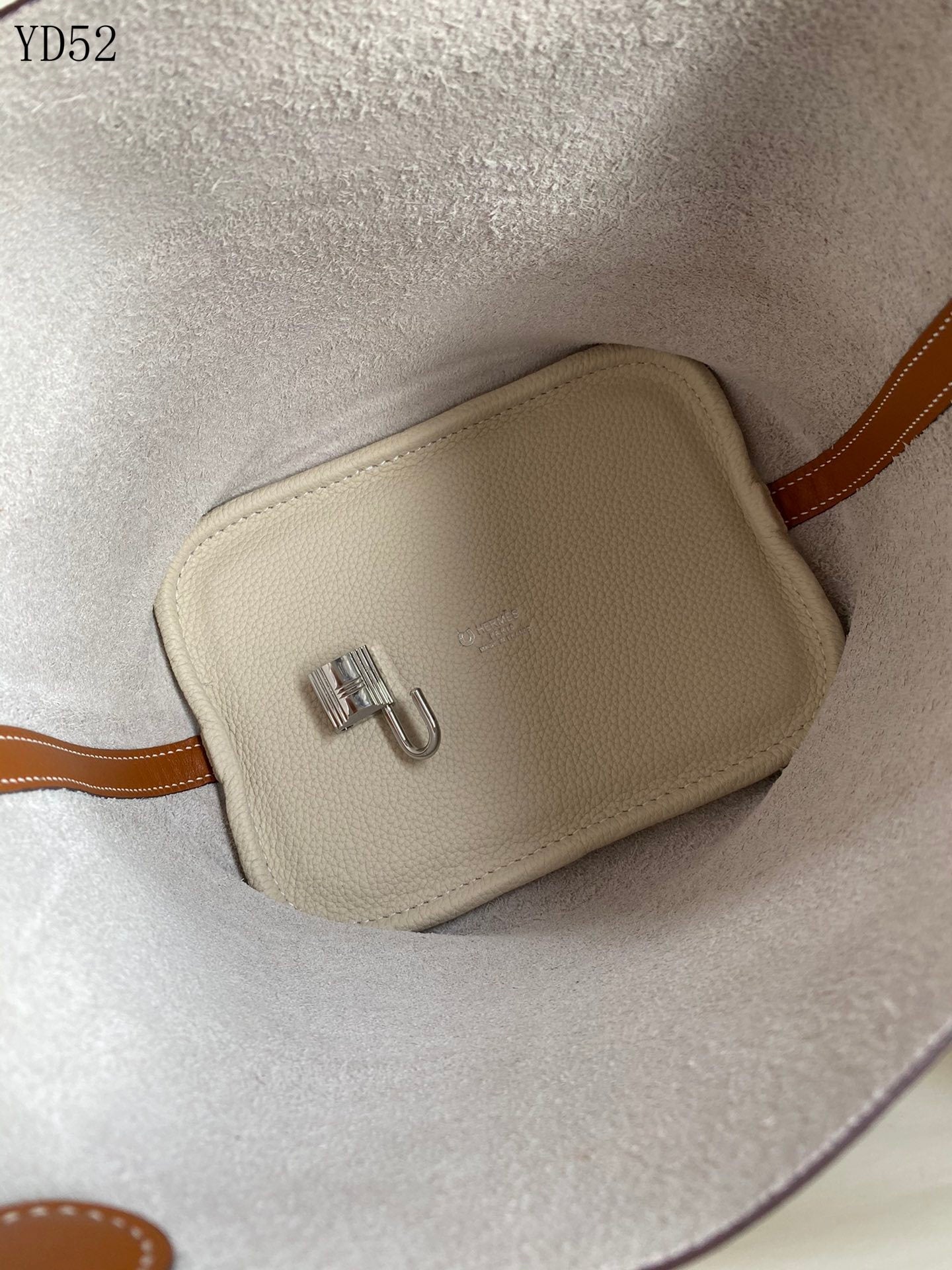 Picotin Lock 18 Togo Leather Bucket Bag – Cream & Gold Brown