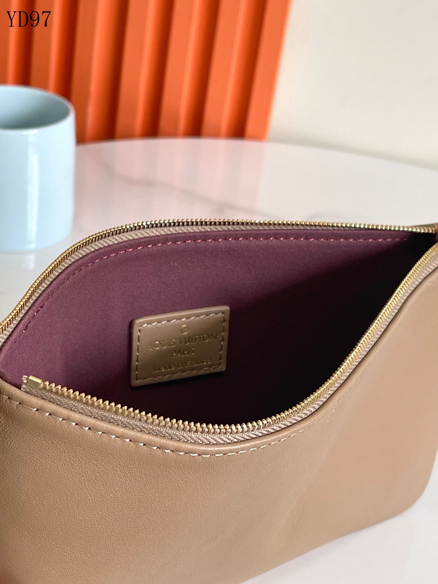 Coussin Hobo MM Bag
