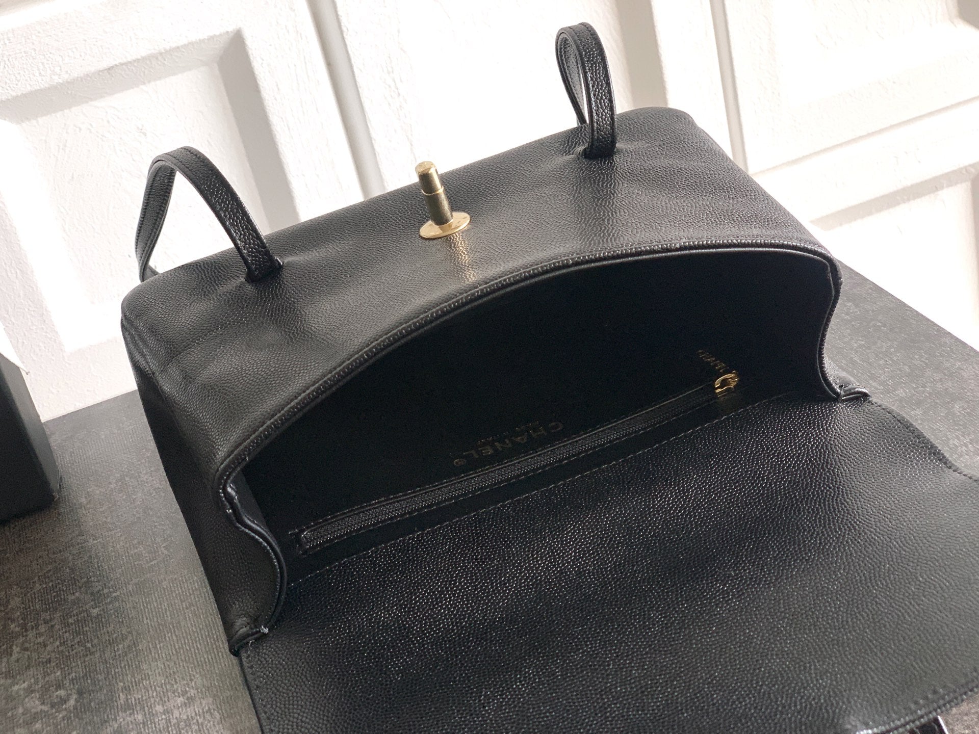 Large Leather Shoulder Bag 22
