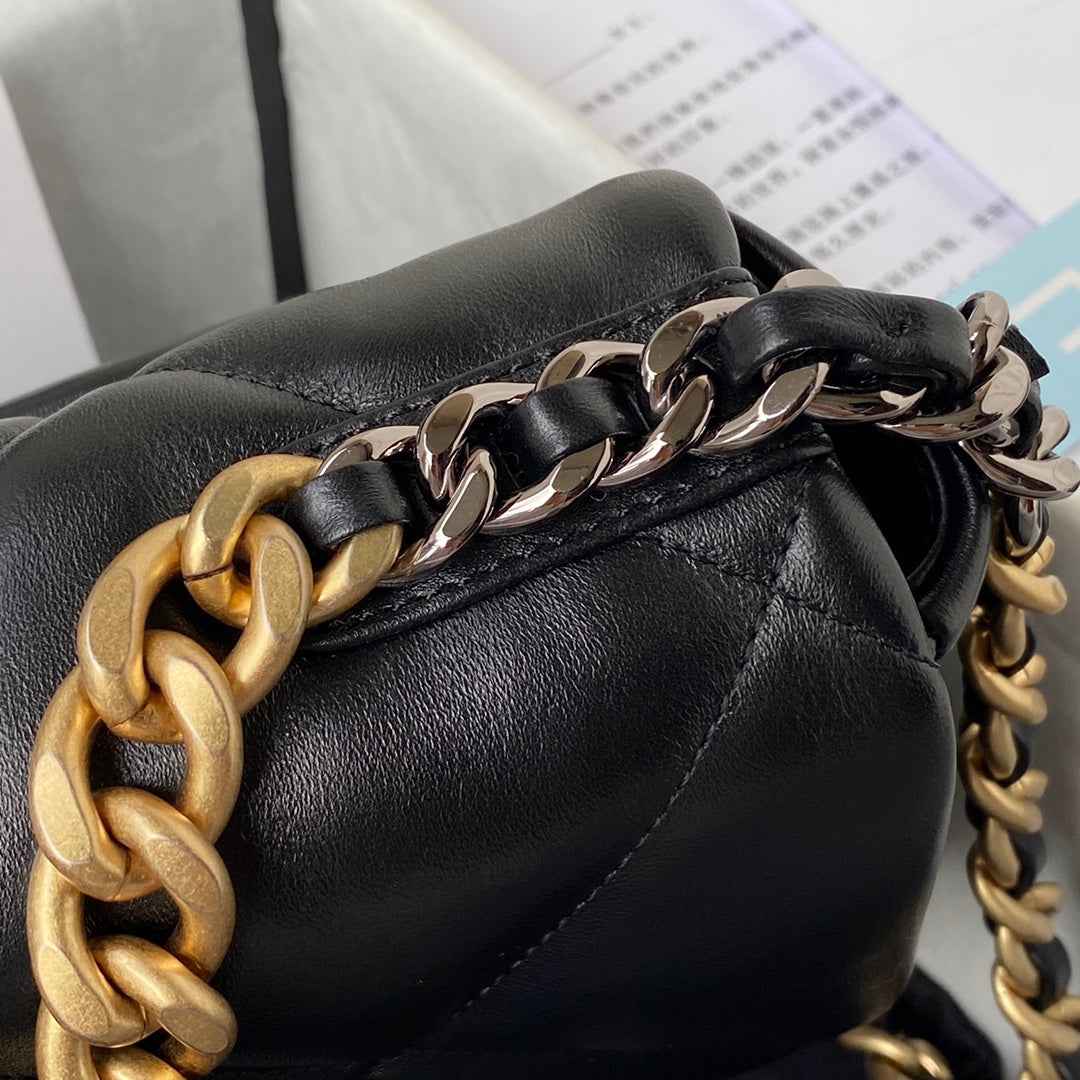 19 Flap Bag 26 cm