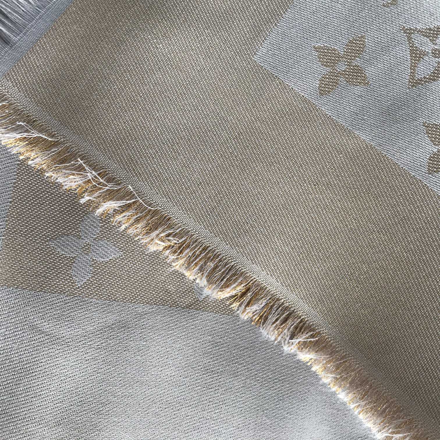 Monogram Shawl 140 x 140 cm