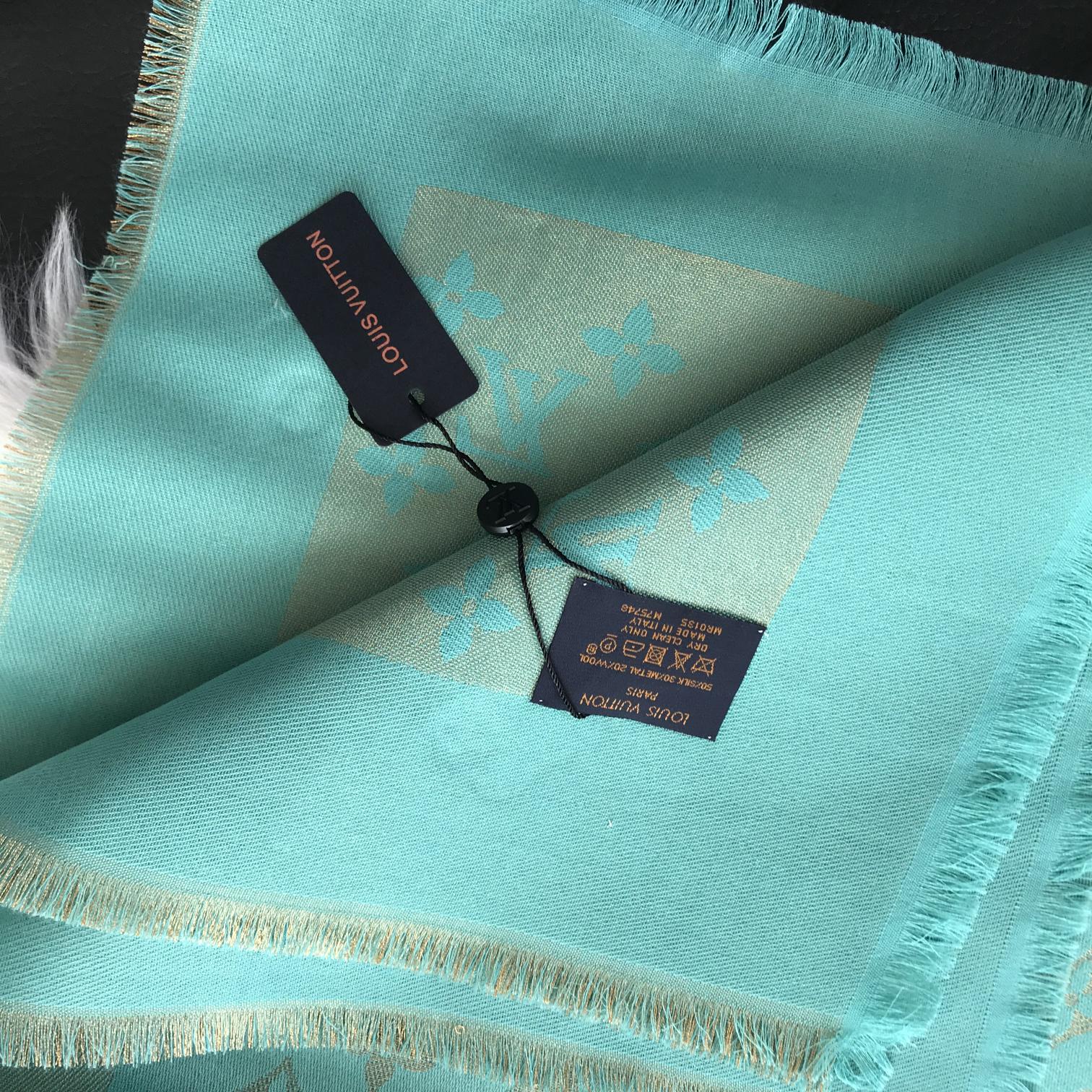 Monogram Shawl 140 x 140 cm