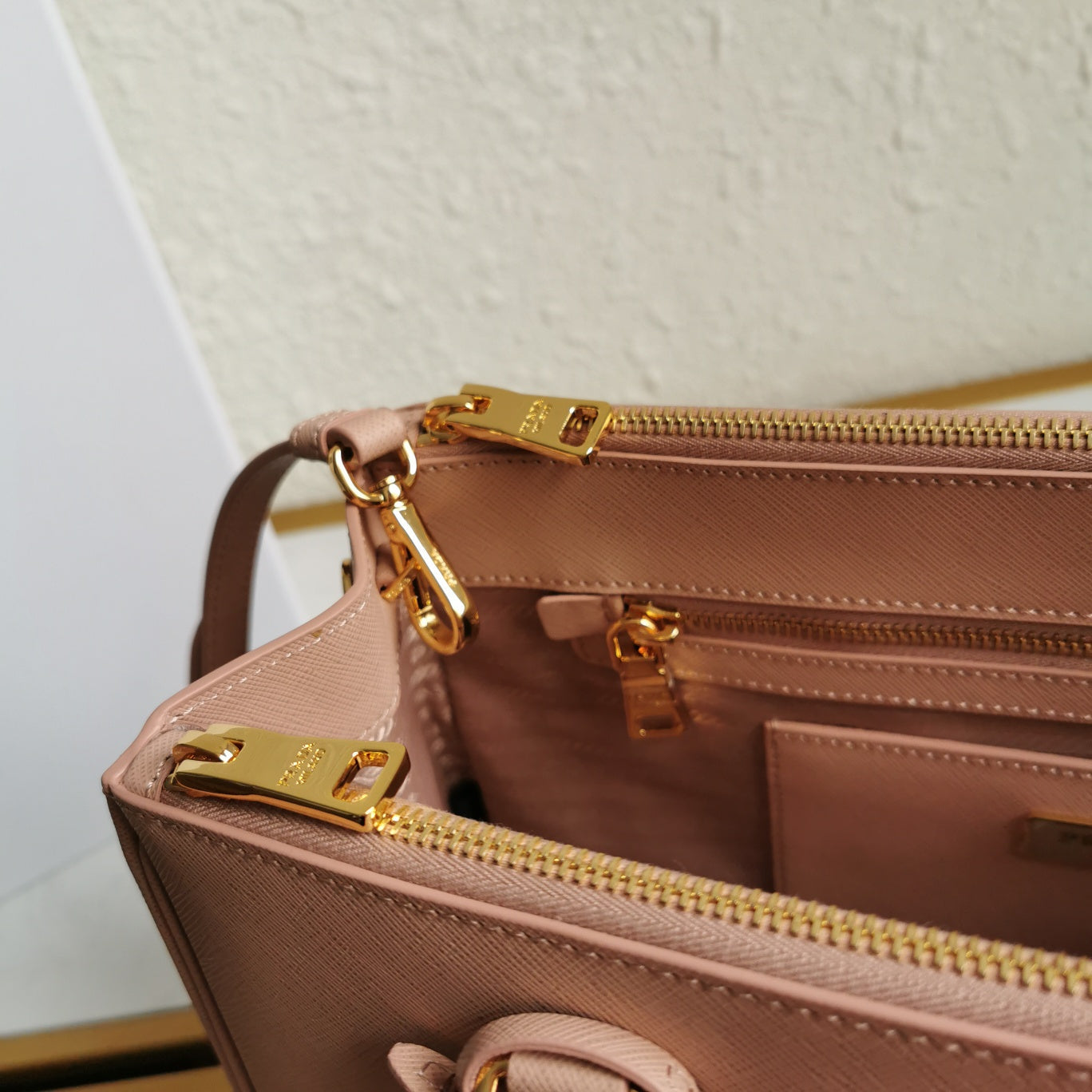 Galleria Saffiano Leather Tote Bag
