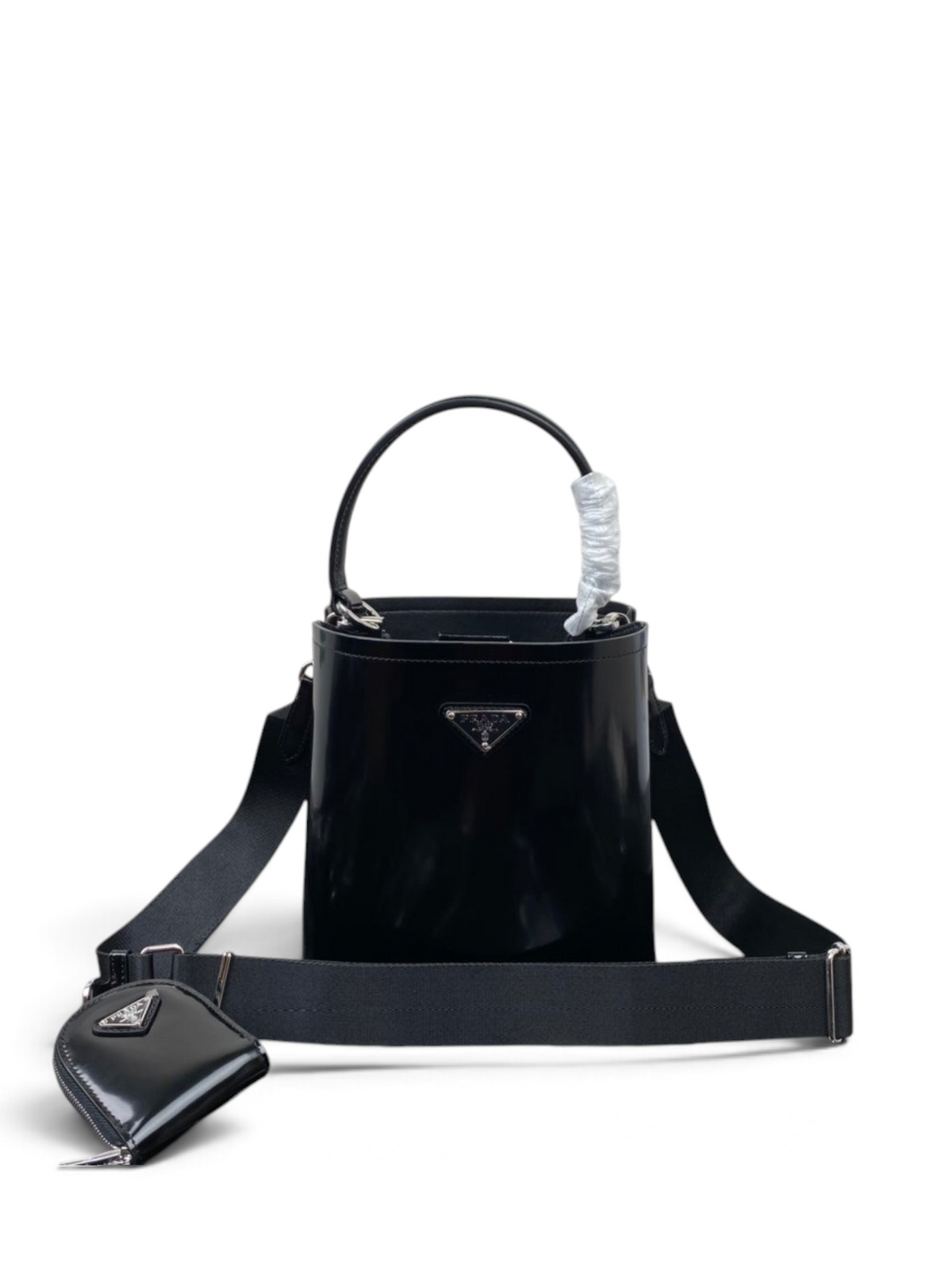 SWORD LUXURY Prada Panier mini siyah fırçalanmış deri kova çanta, çıkarılabilir bozuk para cüzdanı ve omuz askısı ile.