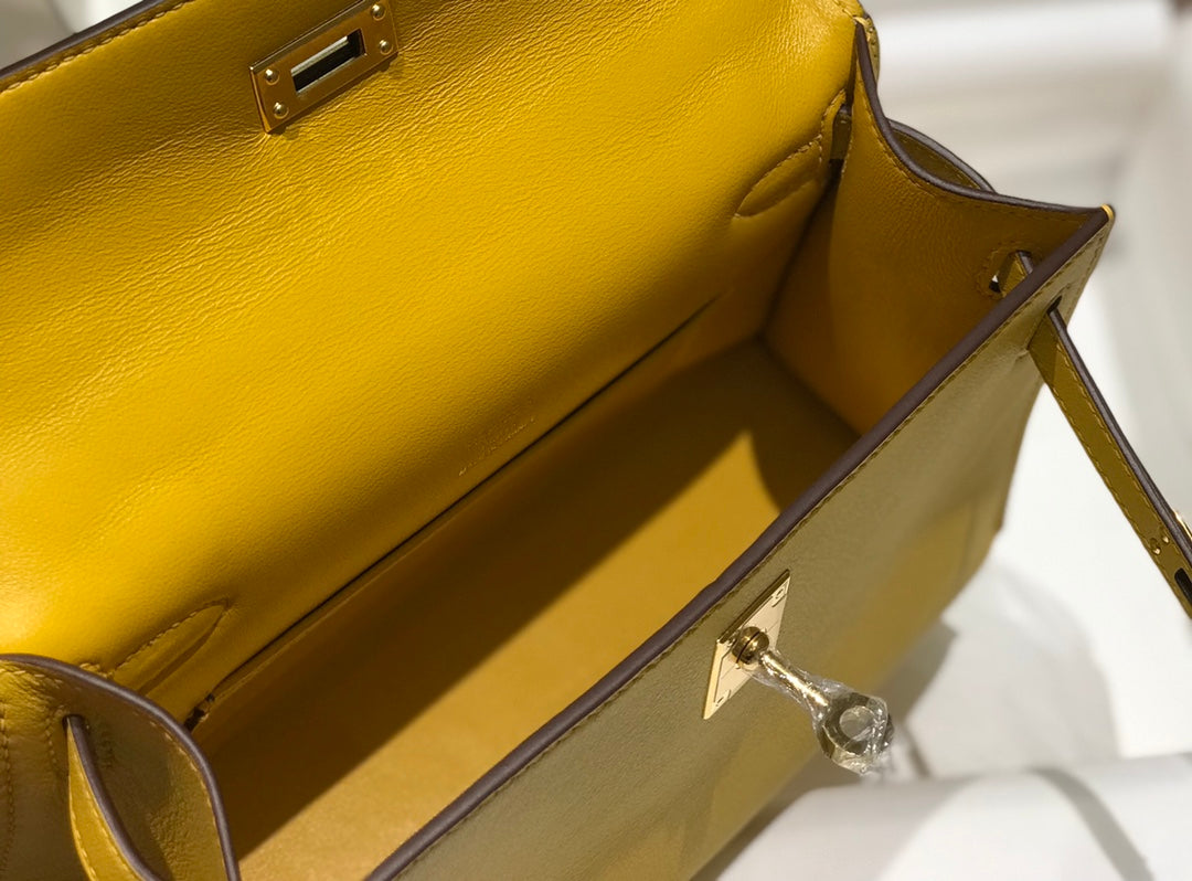 Kelly Pochette 22