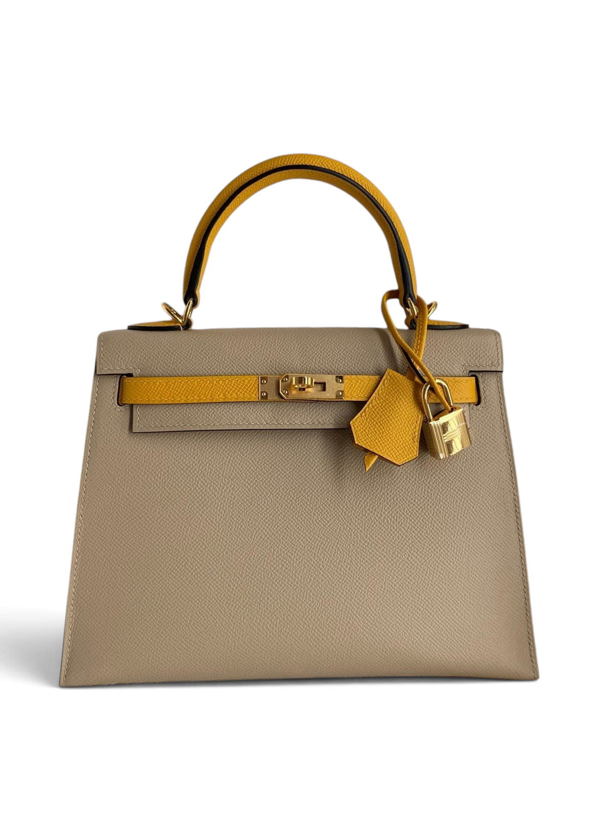 SWORD LUXURY Hermès Kelly 25 cm çanta, bej ve sarı Epsom deri, altın donanımlı, kilitli ve çıkarılabilir askılı.