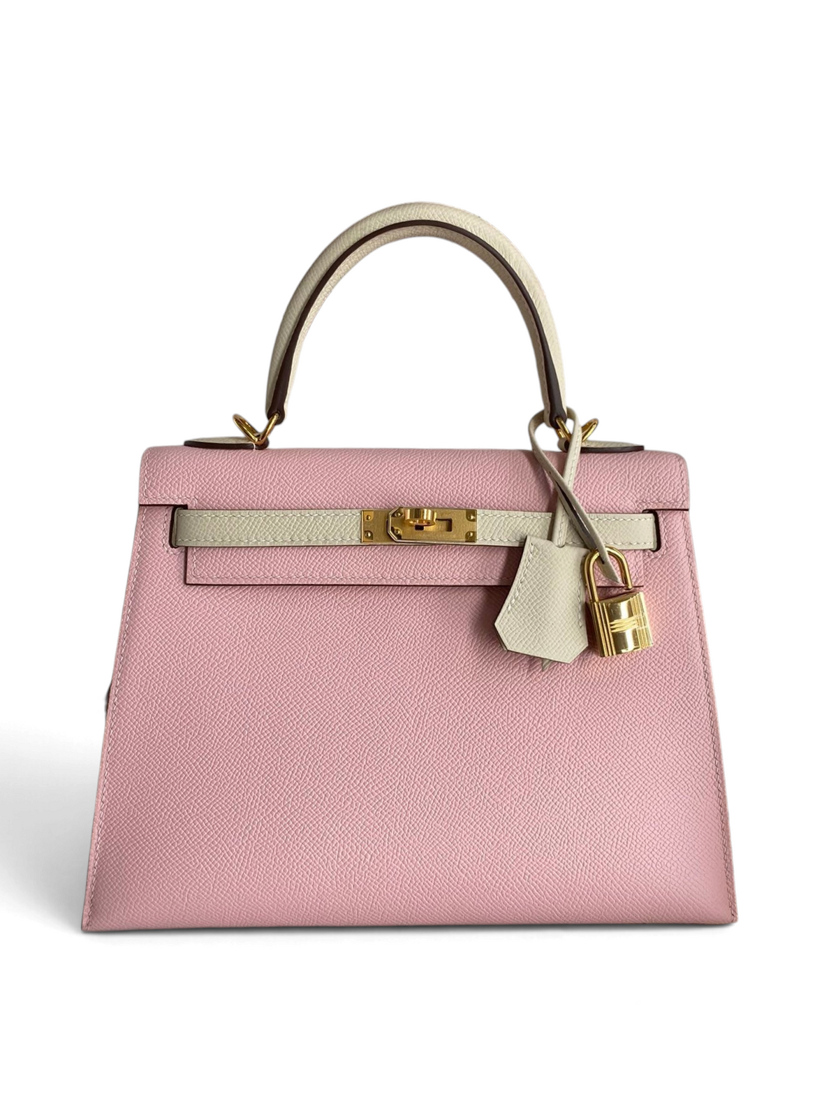 SWORD LUXURY Hermès Kelly 25 çanta, Rose 3Q pembe ve Craie beyaz Epsom deri, altın donanım ve kilit detaylı.