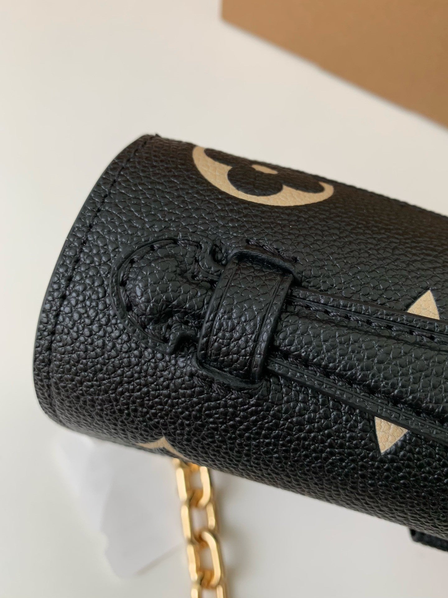 Pochette Métis East West Monogram Leather Bag
