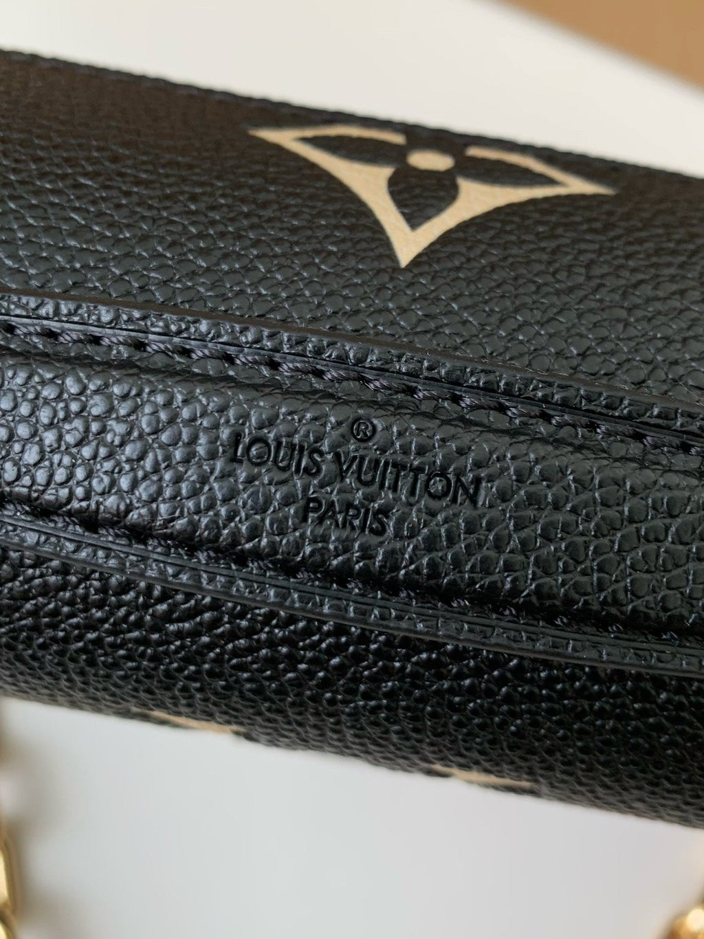 Pochette Métis East West Monogram Leather Bag