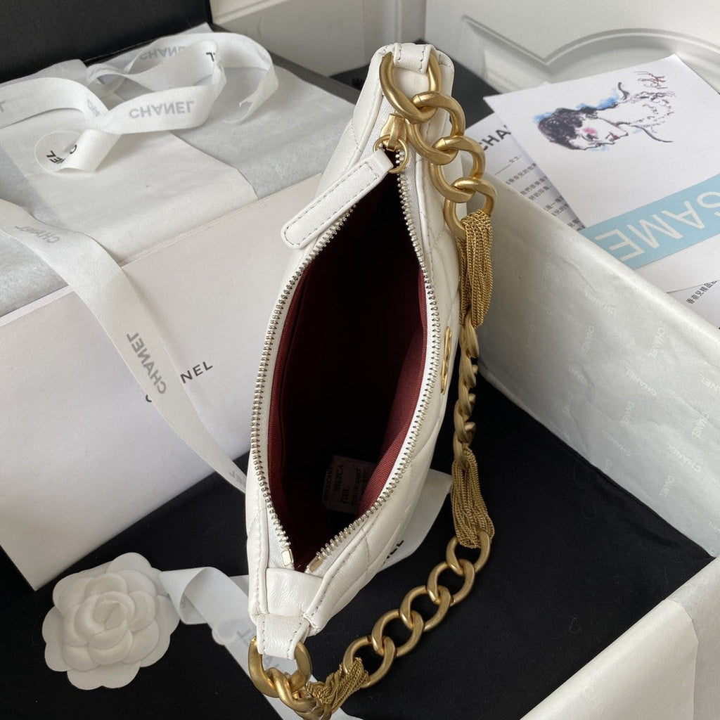 23A Lambskin Quilted CC Chain Hobo