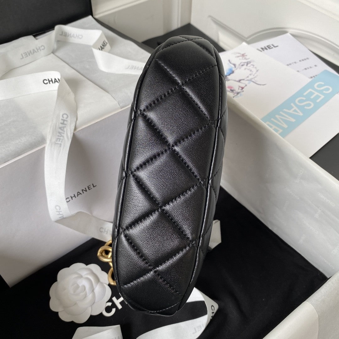 23A Lambskin Quilted CC Chain Hobo Black