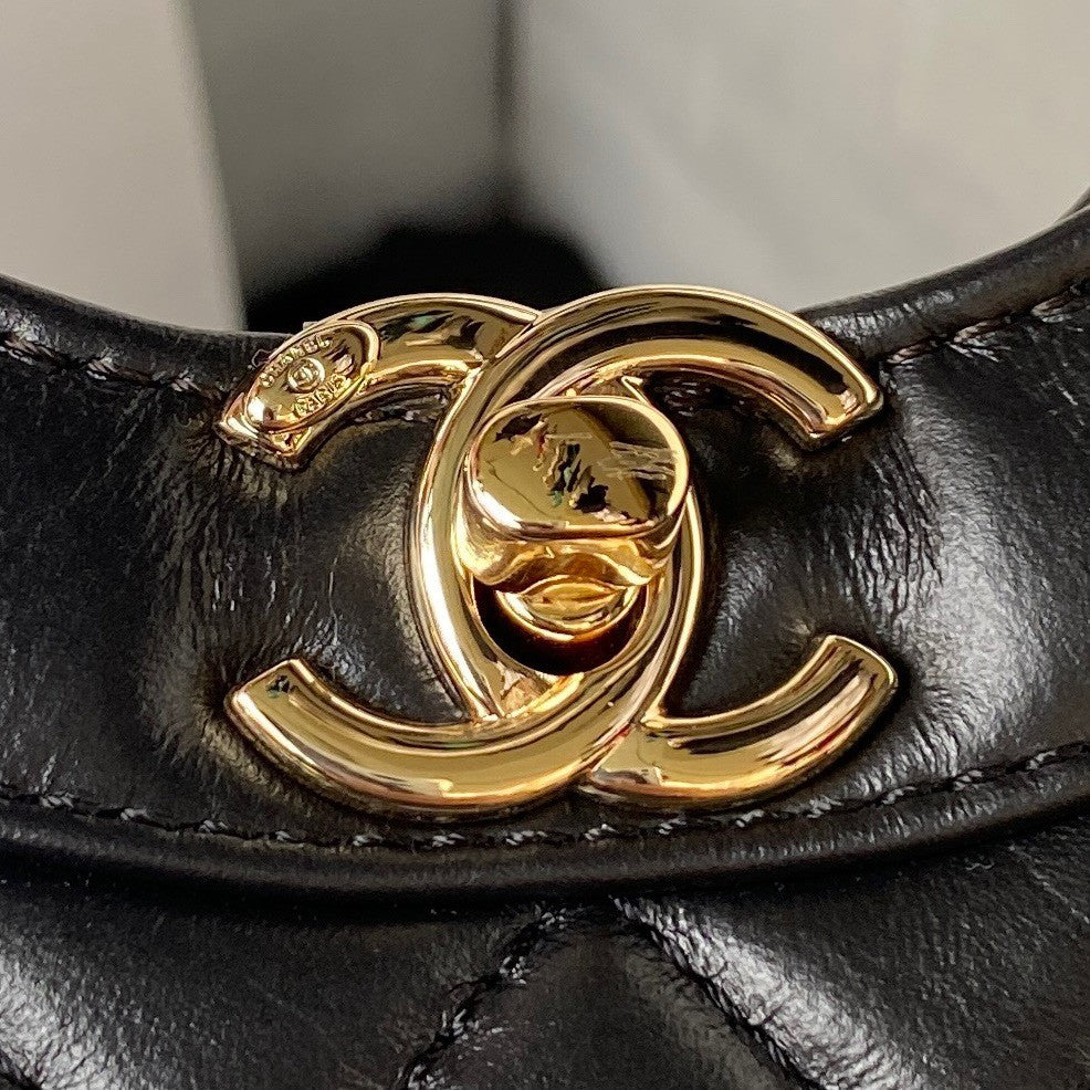 31 Quilted Leather Shopping Bag