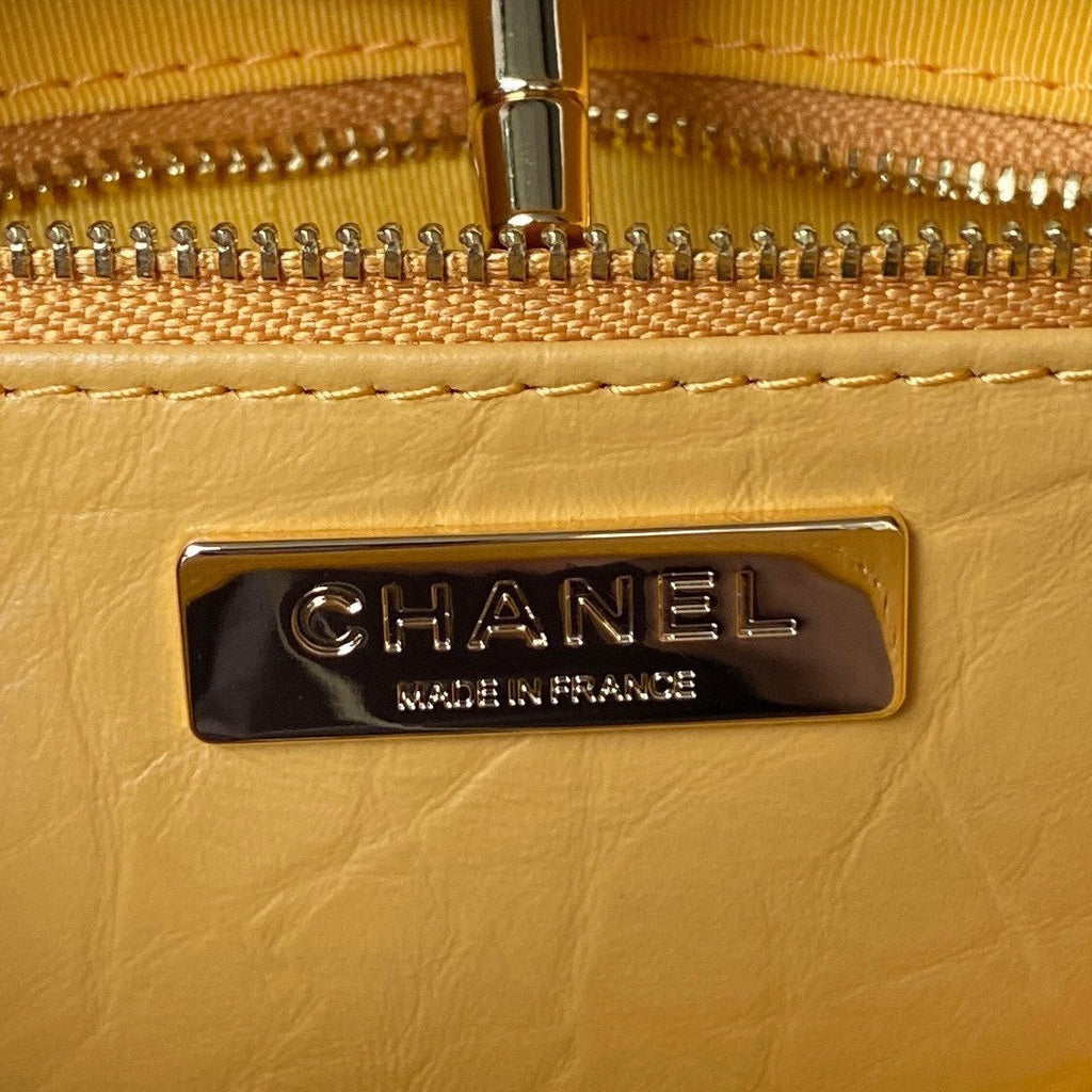 31 Quilted Leather Shopping Bag