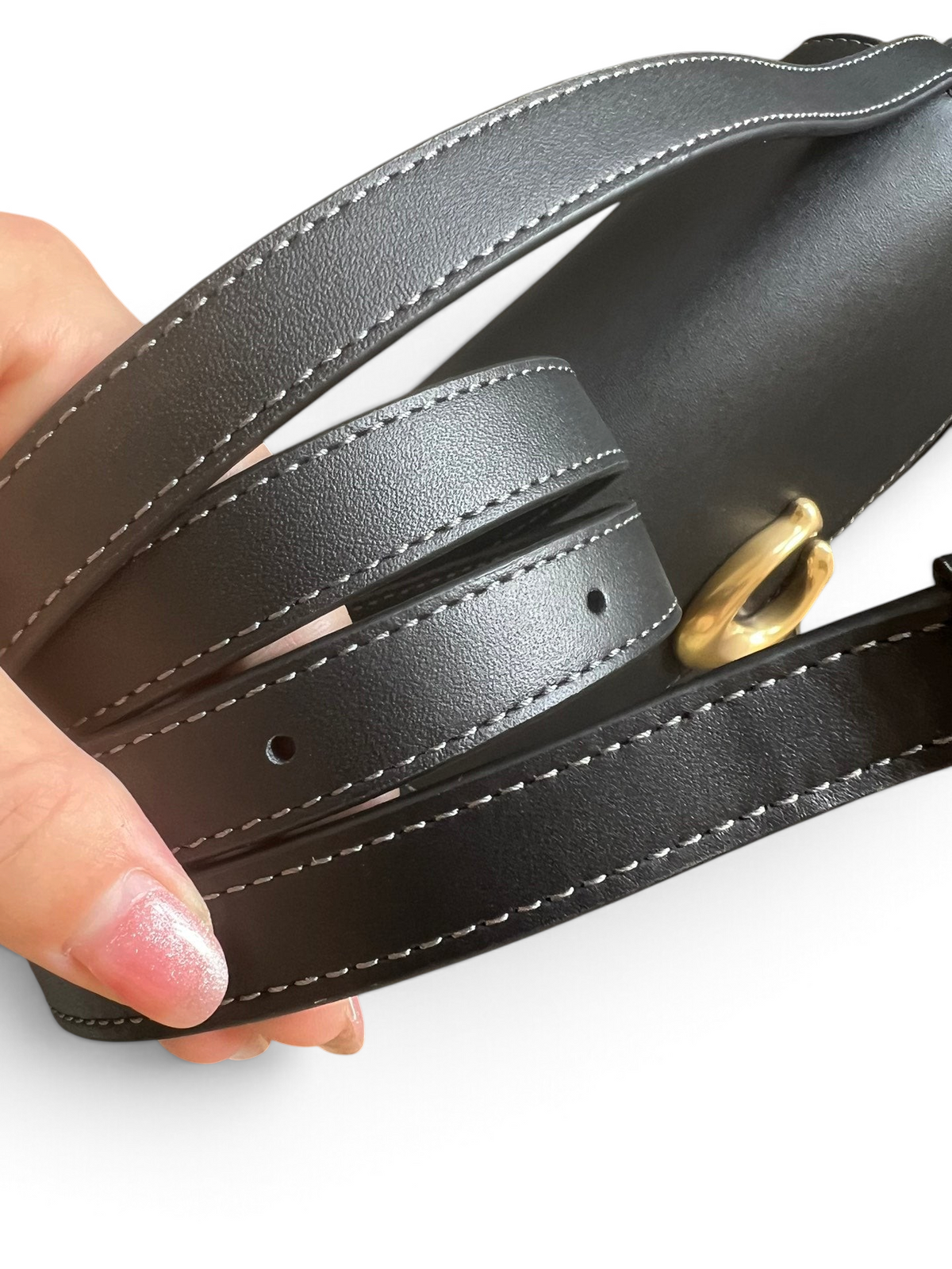 SWORD LUXURY Studio 19 siyah deri omuz çantası, altın tonlu metal detaylı ve ayarlanabilir deri askılı