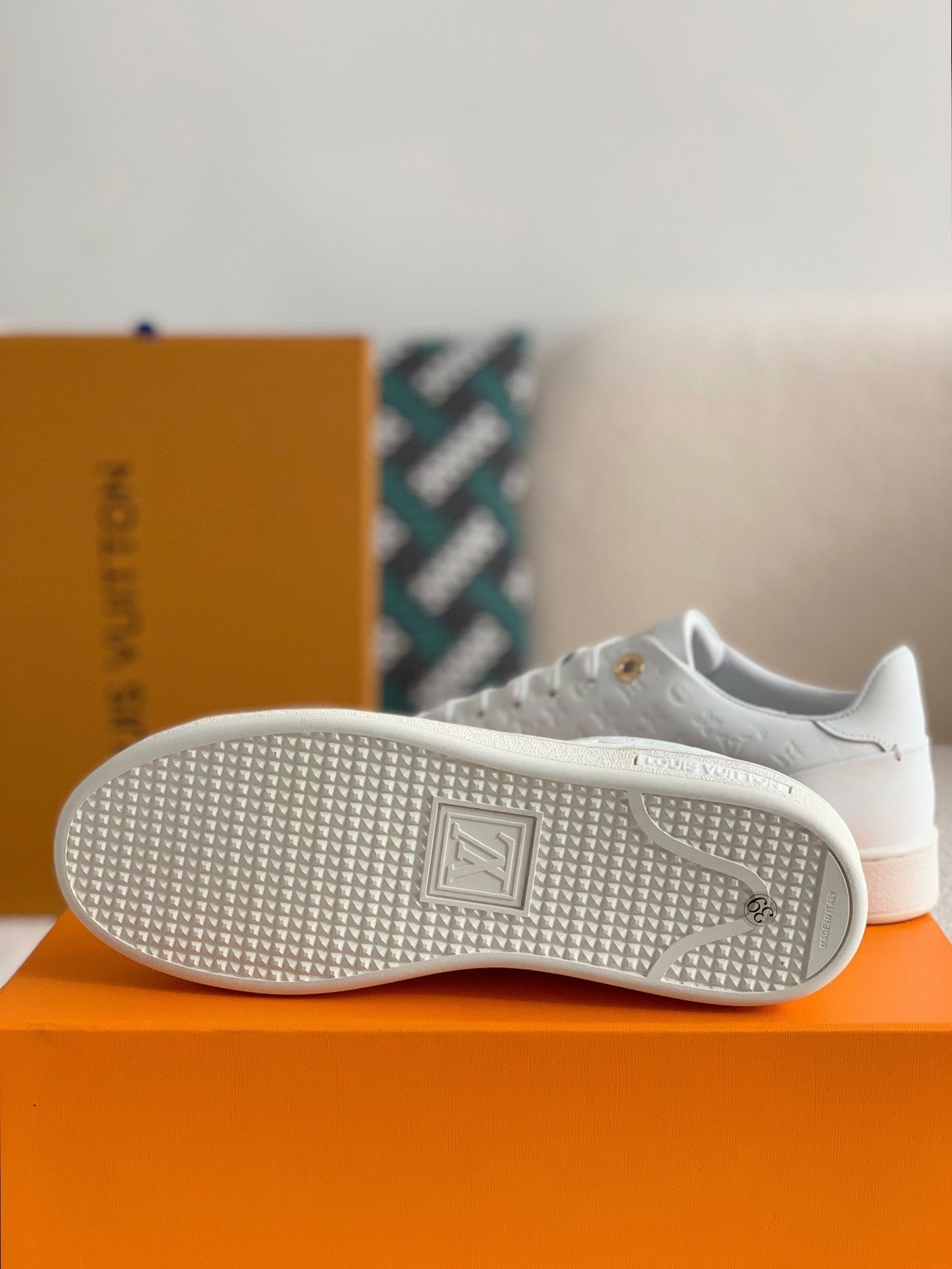 Sneaker