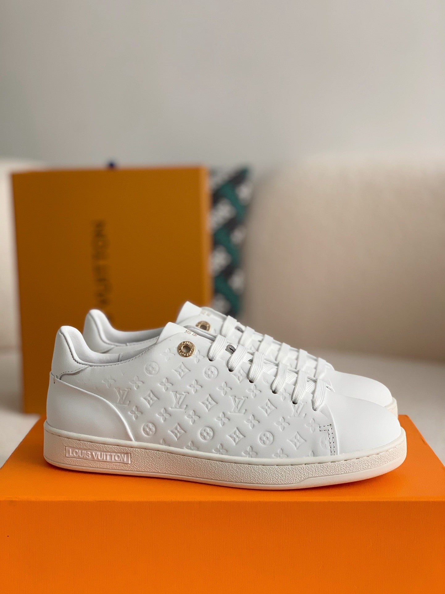 Sneaker