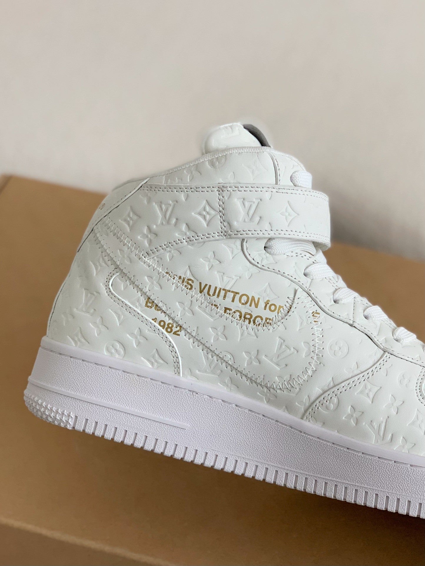 Trainer x Air High Sneaker