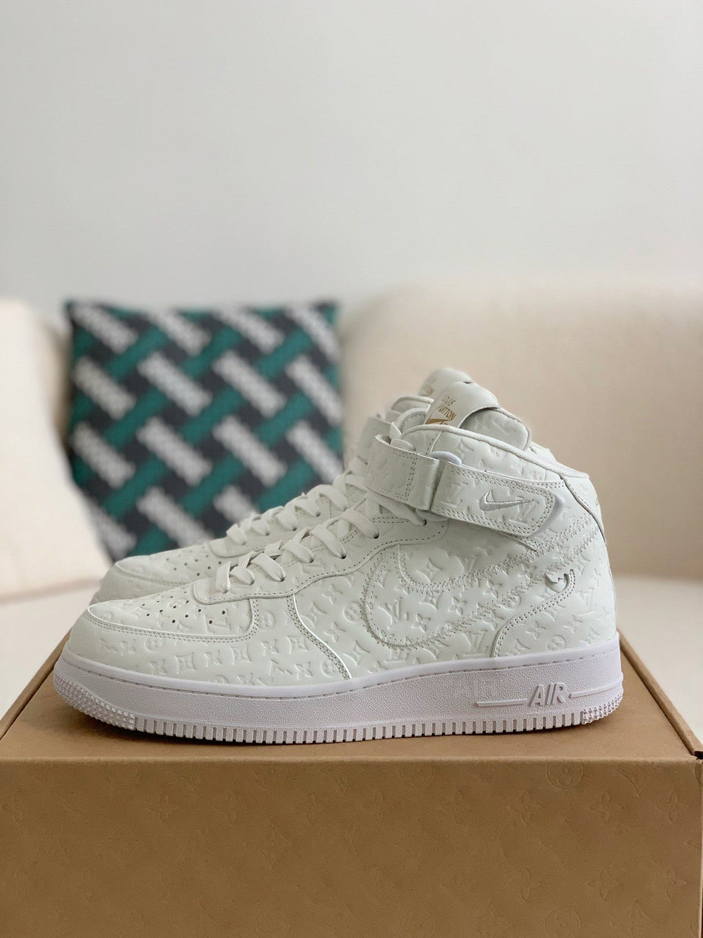 Trainer x Air High Sneaker
