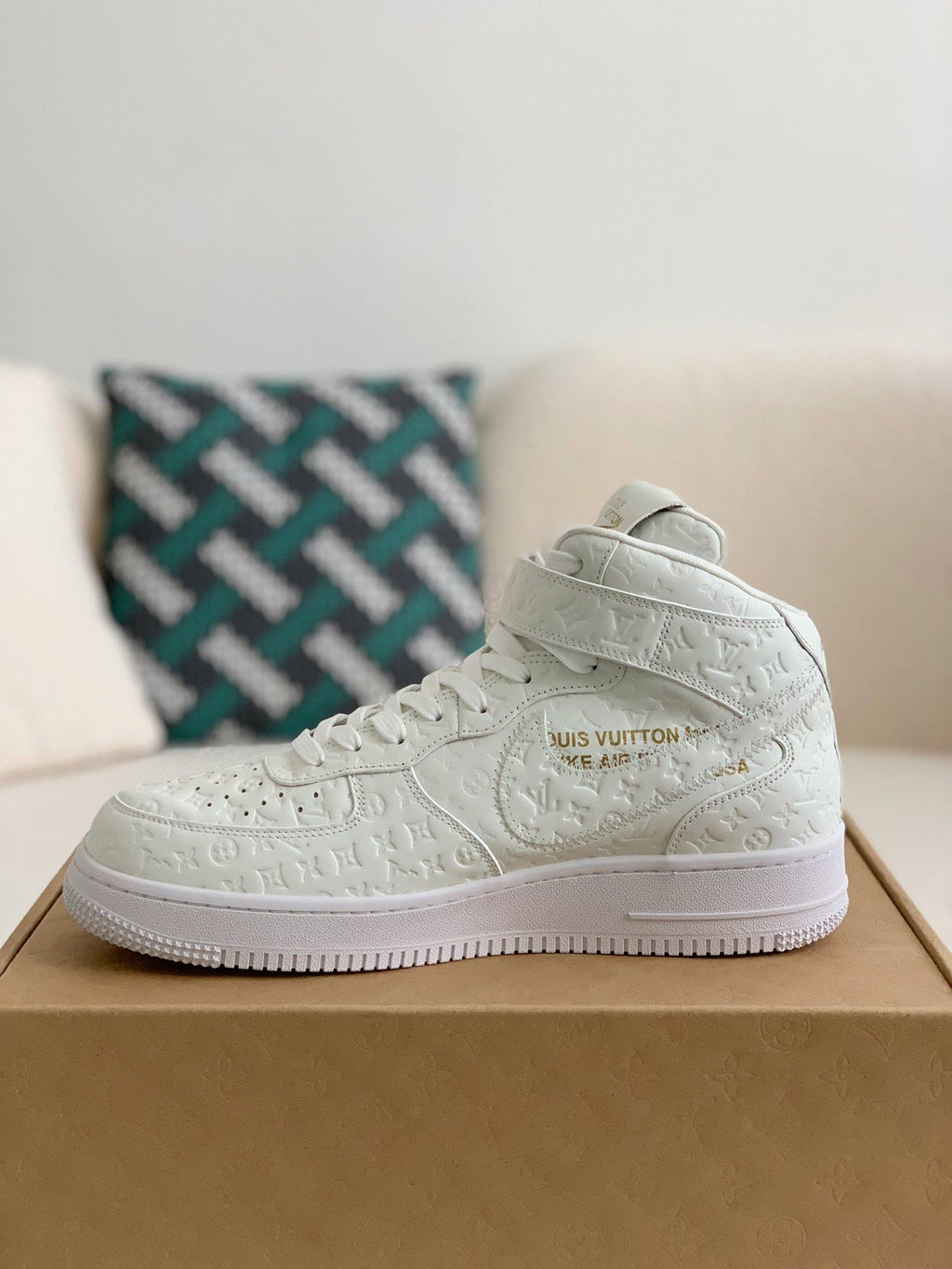 Trainer x Air High Sneaker