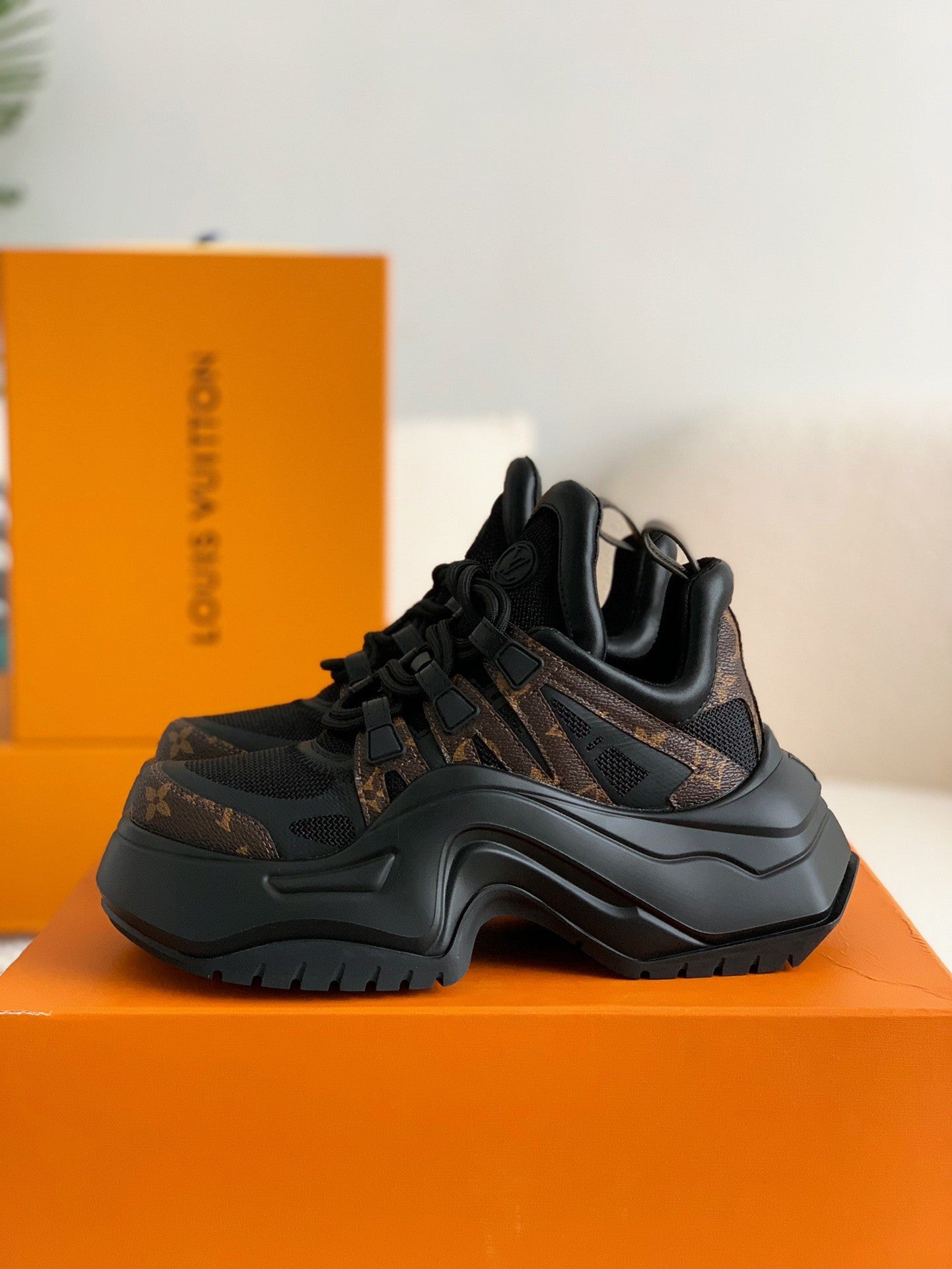 Archlight Sneaker