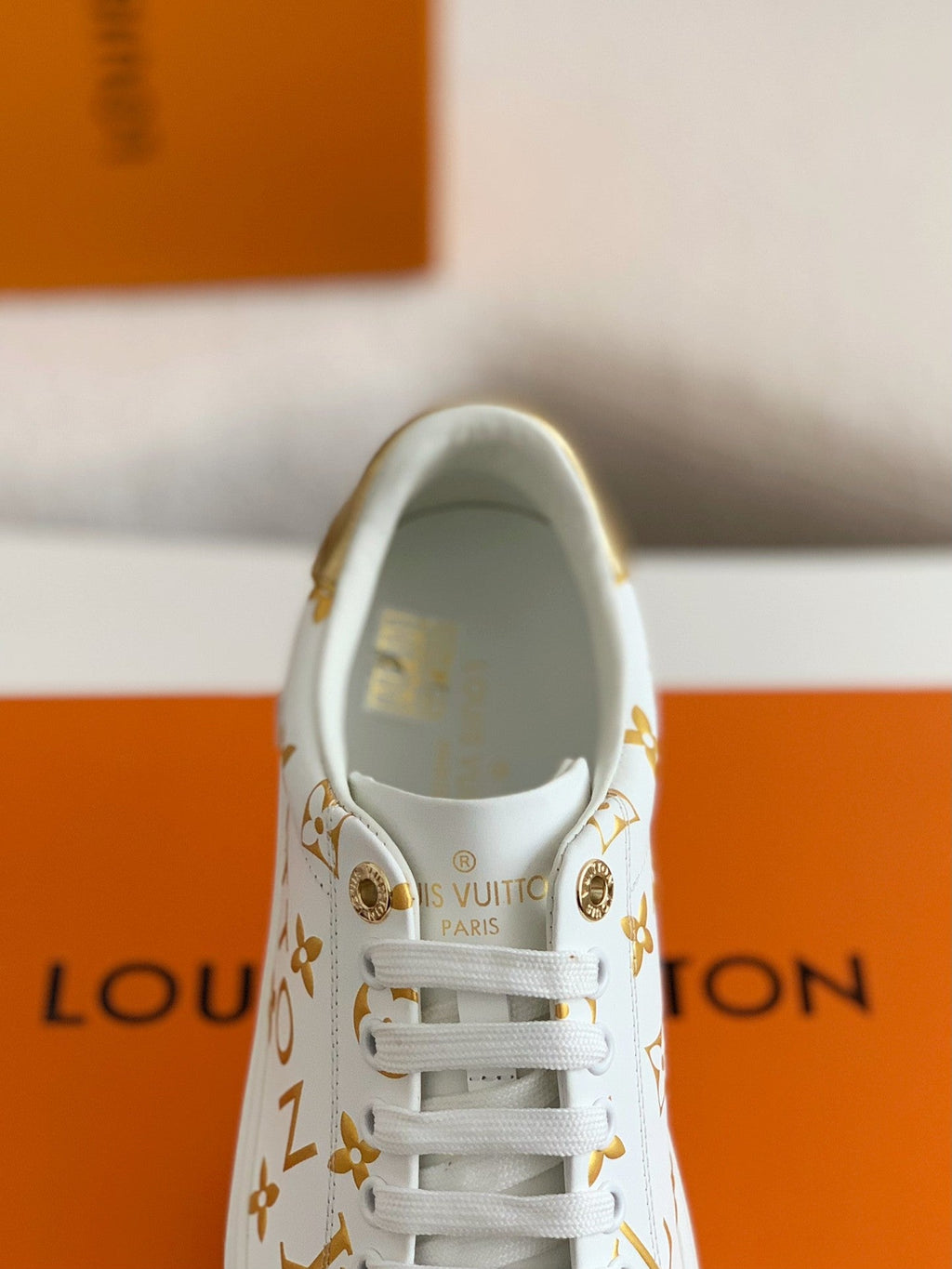 Time Out Sneaker