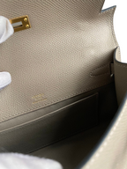 SWORD LUXURY Mini Kelly 22cm çanta, bej Epsom deri dokusu ve altın rengi metal detayları ile iç görünüm.