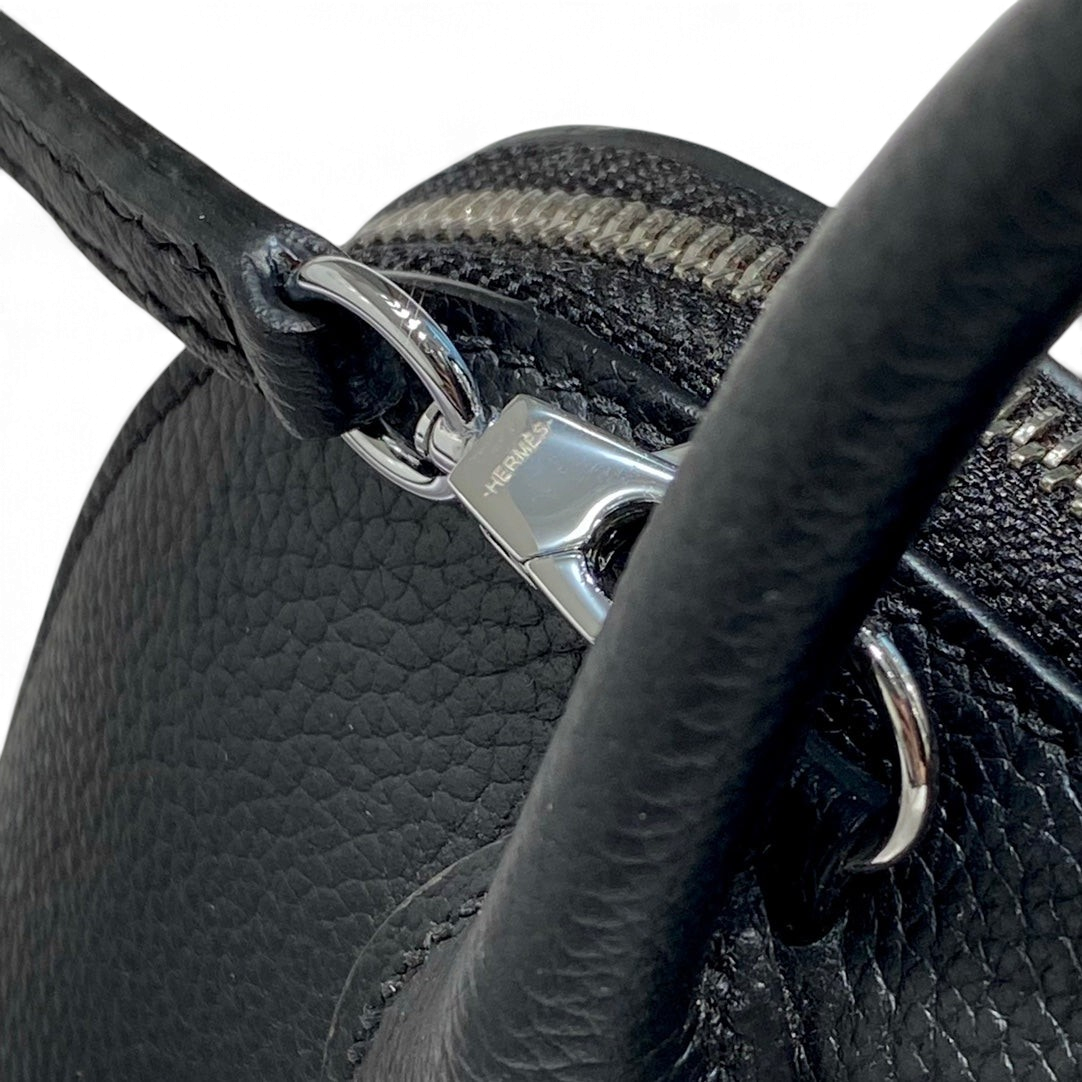 SWORD LUXURY Hermès Bolide Mini 19 siyah deri çanta, gümüş renkli metal donanım ve fermuar detayı ile yakın çekim.