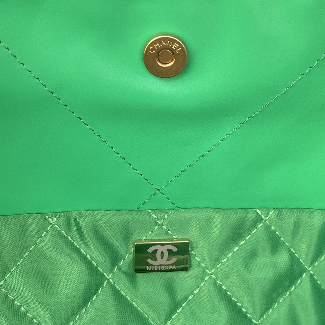 22 Large Handbags