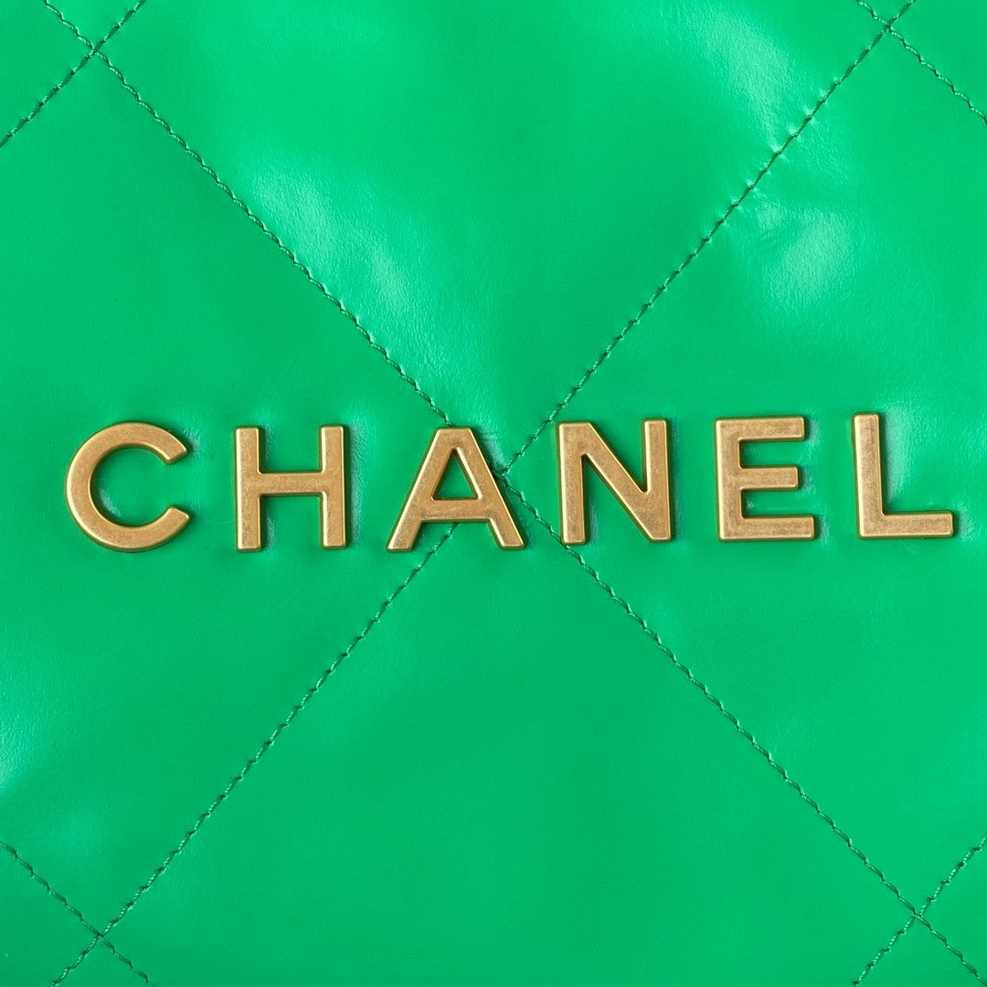 22 Large Handbags