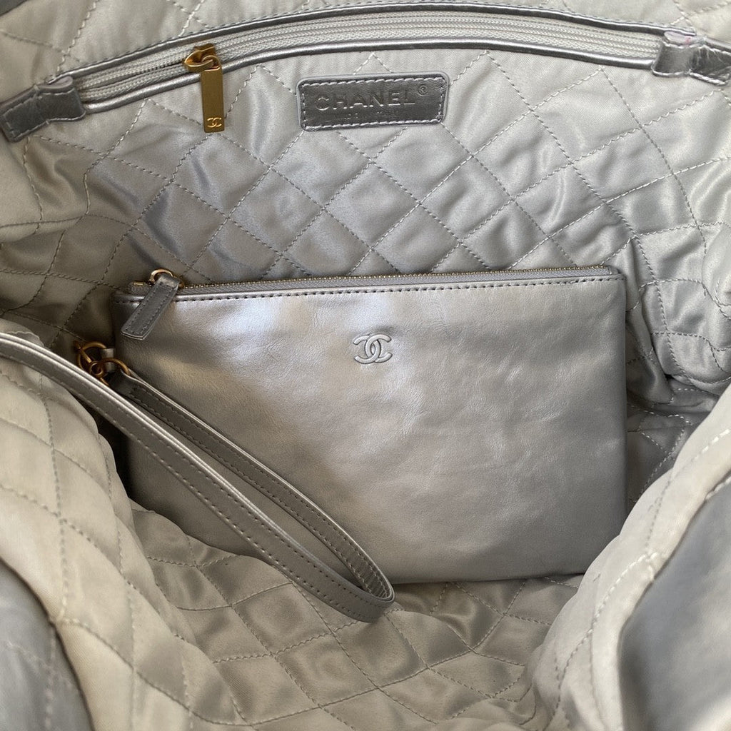 22 Large Handbags