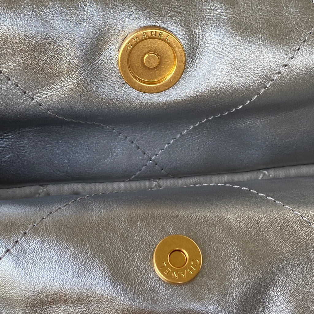 22 Large Handbags