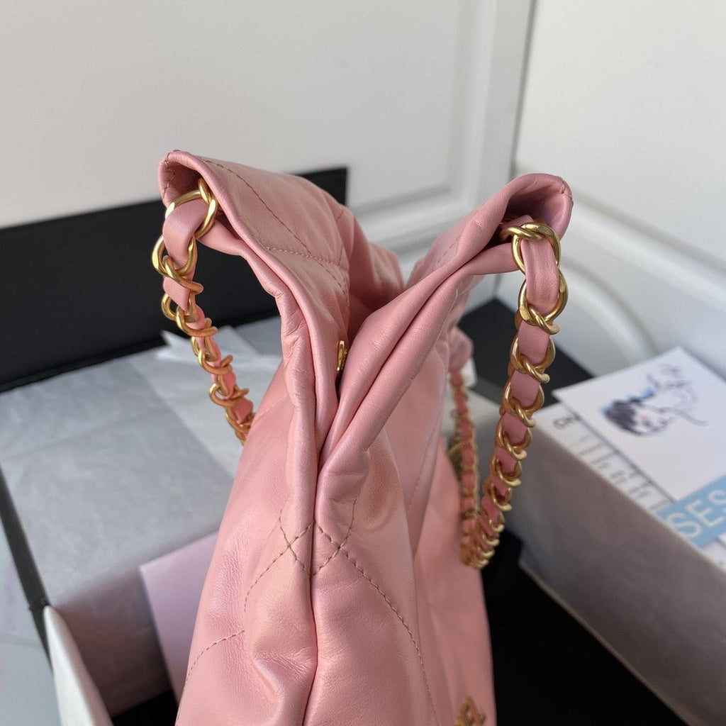 22 Large Handbags