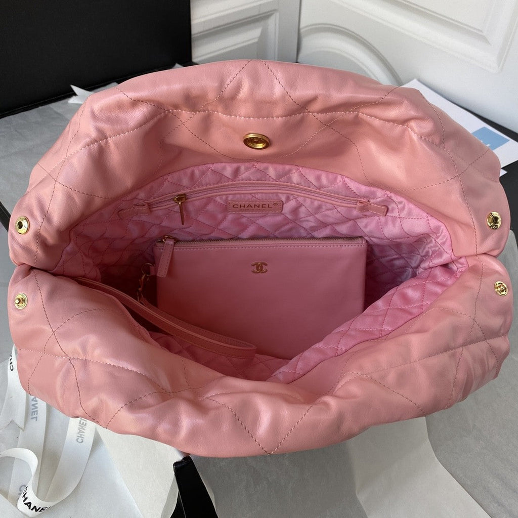 22 Large Handbags