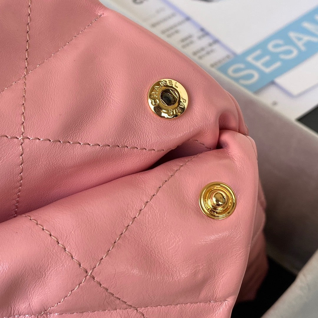 22 Large Handbags