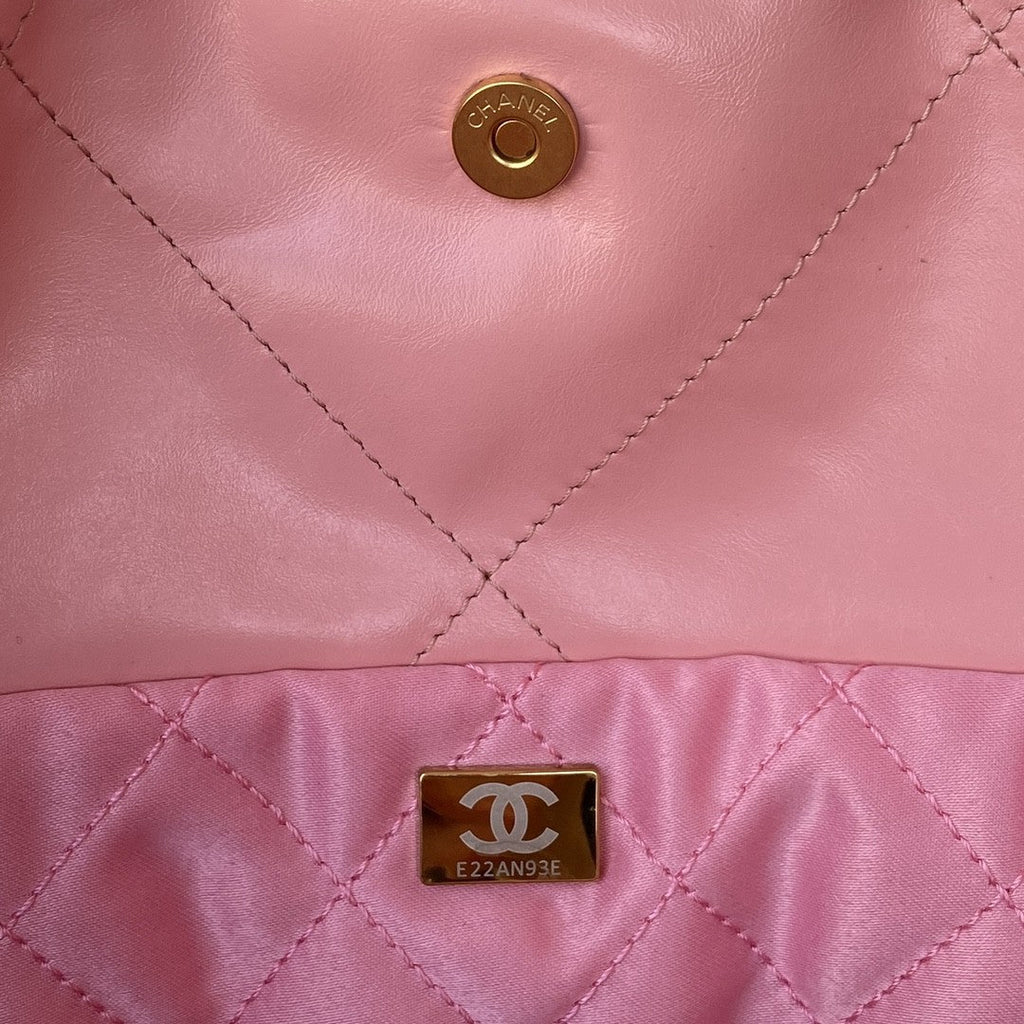 22 Large Handbags