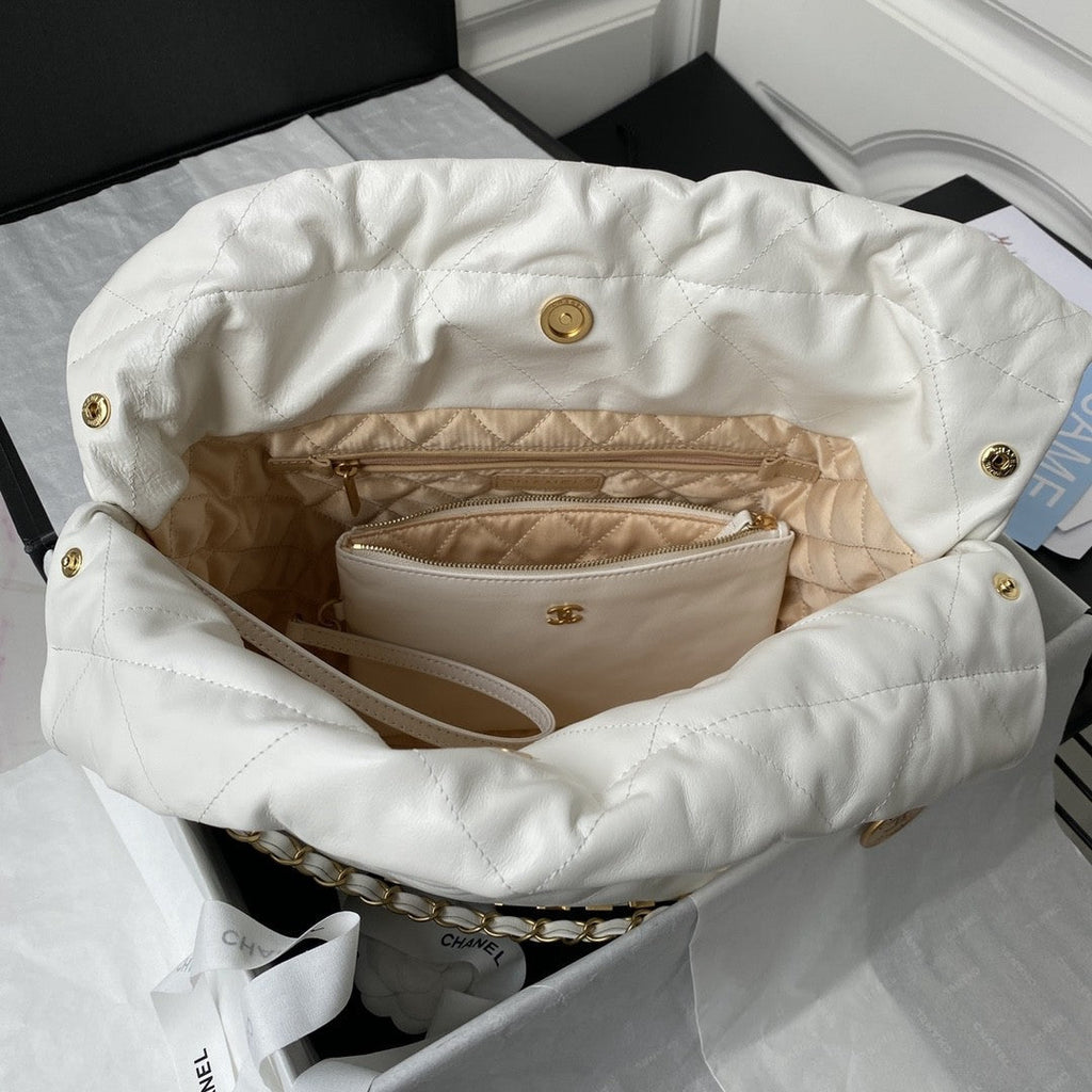 22 Large Handbags