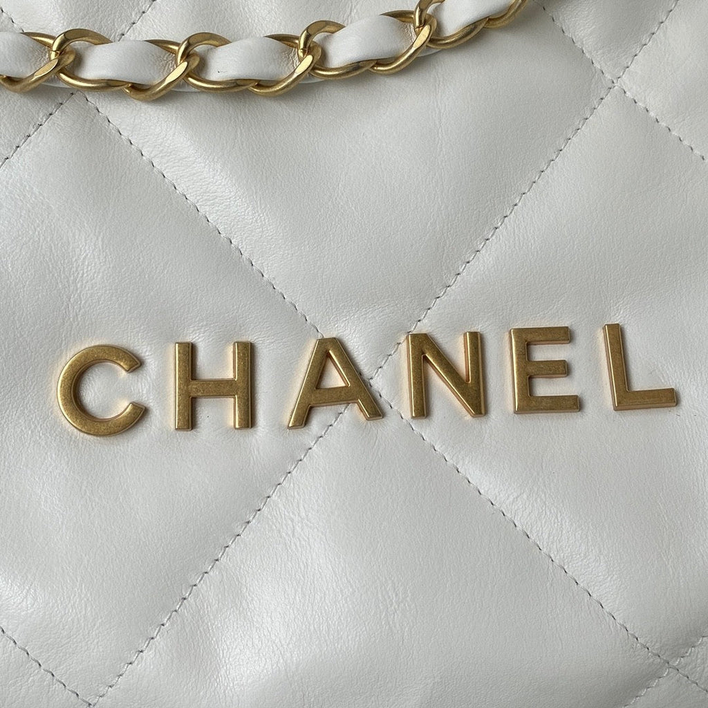 22 Large Handbags