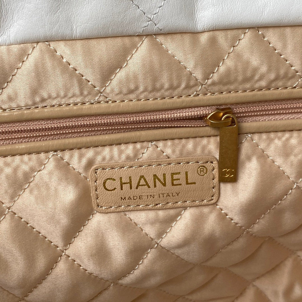 22 Large Handbags