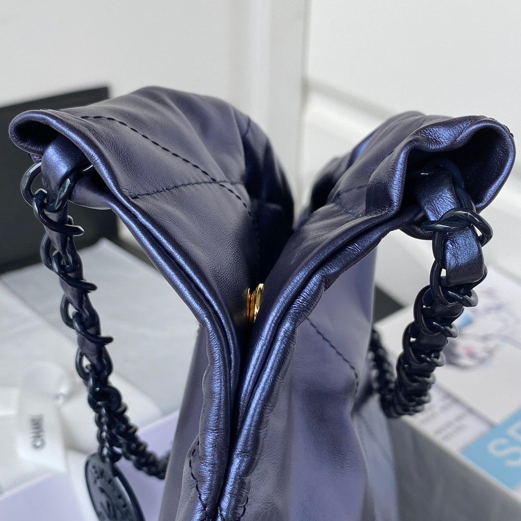 22 Large Handbags
