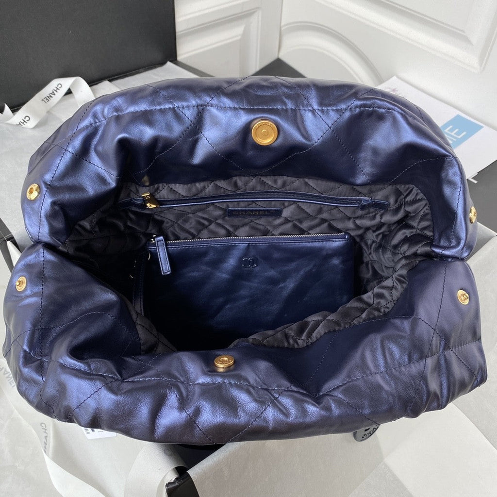 22 Large Handbags