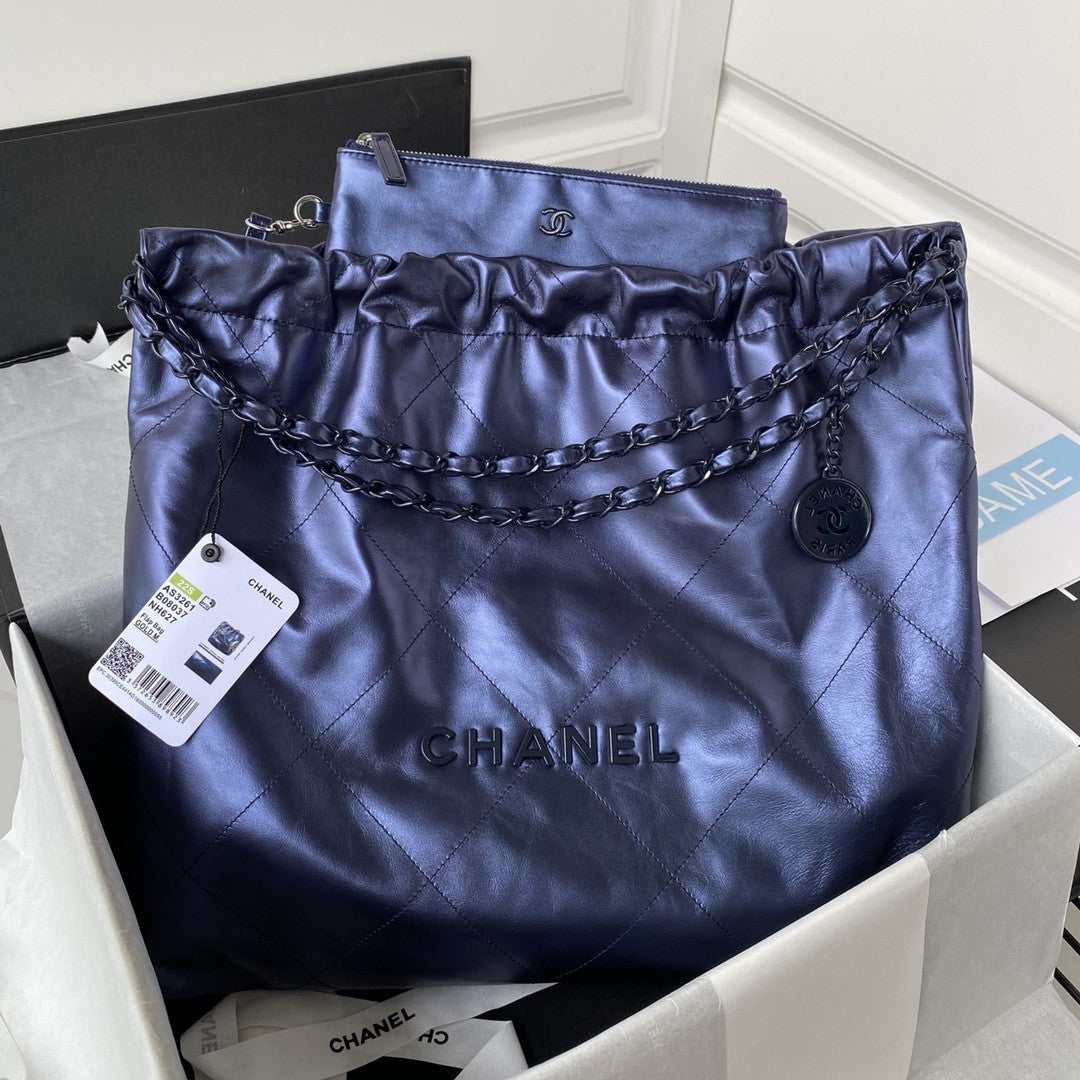 22 Large Handbags